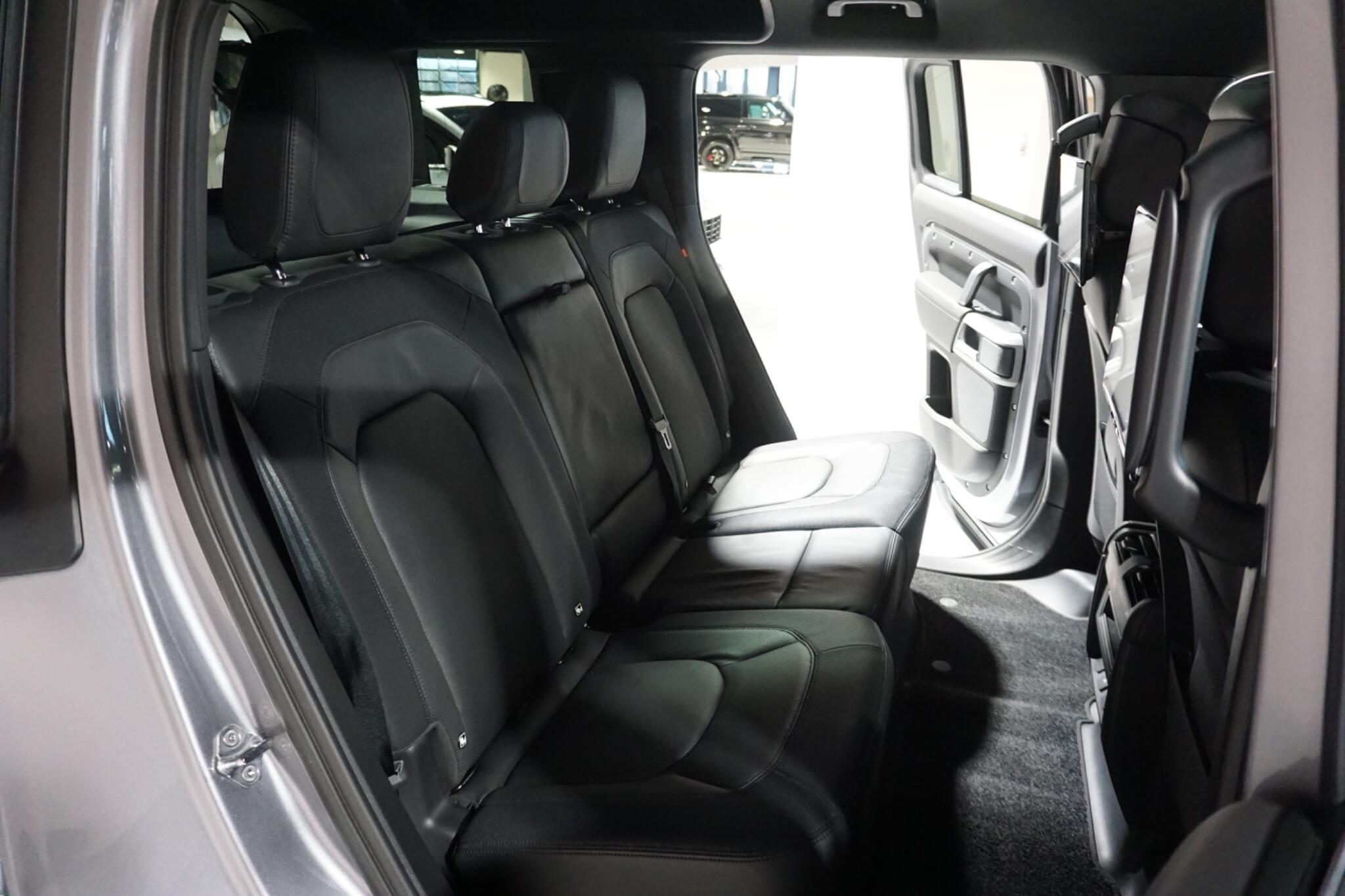 Land Rover Defender 110 2.0 P400e 15.4kWh X-Dynamic HSE SUV 5dr Petrol Plug-in Hybrid Auto 4WD Euro 6 (s/s) (404 ps)